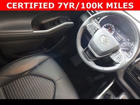 Used 2022 Toyota Highlander XSE image 19