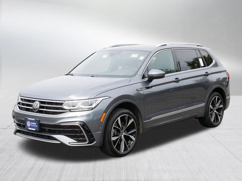 Certified 2024 Volkswagen Tiguan SEL R-Line w/ MDO Package, Two-Row AWD/4WD image 3