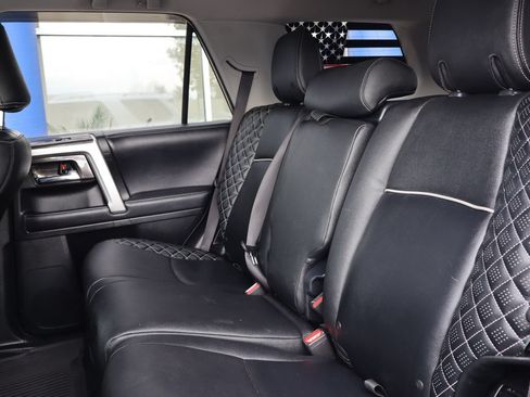 Used 2018 Toyota 4Runner SR5 w/ Wilderness Package AWD/4WD image 18