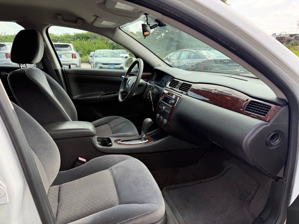 Used 2011 Chevrolet Impala LS FWD image 19