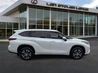 Used 2023 Toyota Highlander XLE AWD/4WD video 2