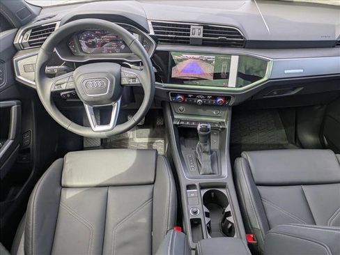 New 2025 Audi Q3 2.0T Premium image 15