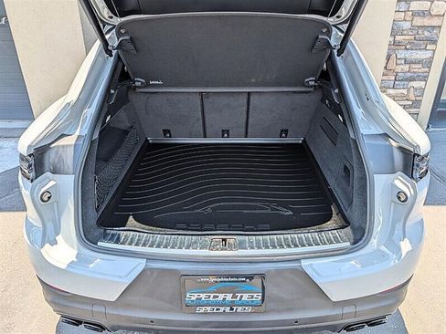 Used 2024 Porsche Cayenne S AWD/4WD image 31