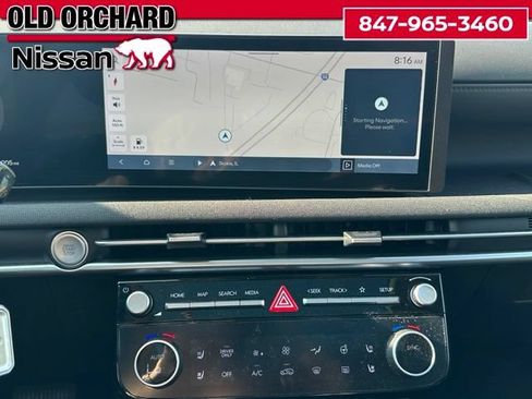 Used 2025 Hyundai Tucson Limited AWD/4WD image 16