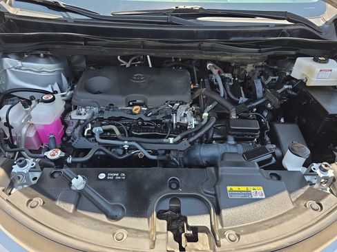 Used 2021 Toyota Sienna XLE FWD image 33
