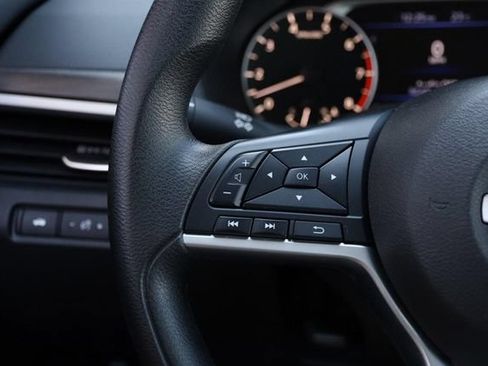 Certified 2025 Nissan Altima 2.5 SV FWD image 11