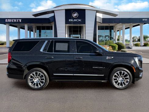 Used 2025 GMC Yukon Denali AWD/4WD image 3