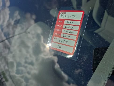 Used 2023 Hyundai Elantra Blue image 6