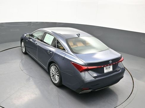 Used 2020 Toyota Avalon Limited image 39