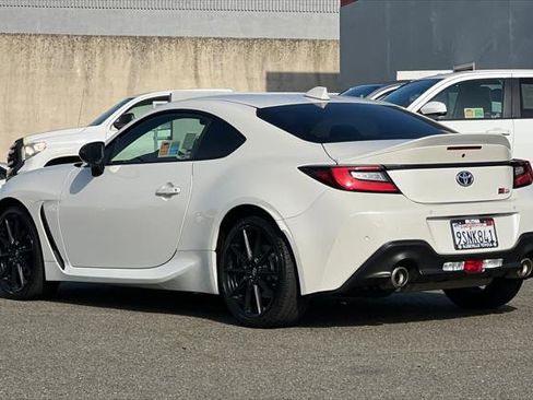 Certified 2024 Toyota GR86 Premium image 6