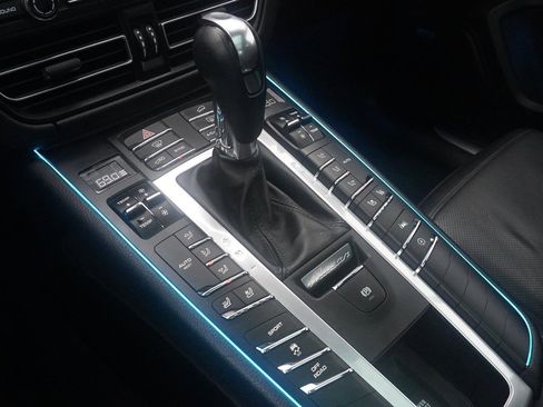 Used 2021 Porsche Macan S w/ Premium Package Plus image 49