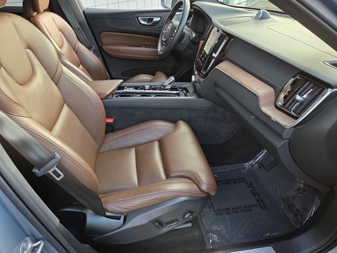 Used 2023 Volvo XC60 T8 Ultimate w/ Climate Package AWD/4WD image 22