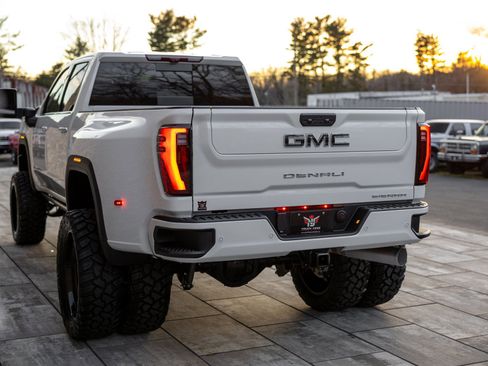 Used 2026 GMC Sierra 3500 Denali Ultimate image 17
