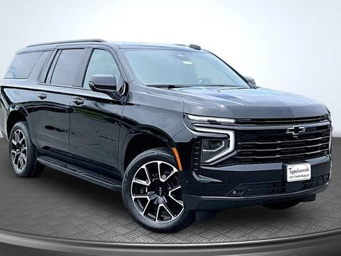 New 2026 Chevrolet Suburban RST w/ Comfort Package AWD/4WD image 2