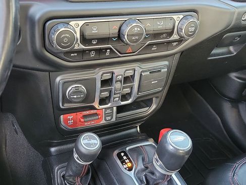 Used 2020 Jeep Gladiator Rubicon w/ LED Lighting Group image 16