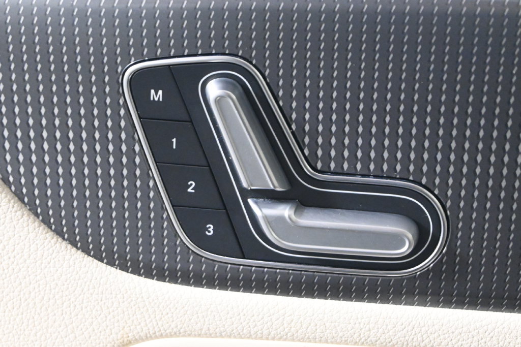 Used 2021 Mercedes-Benz GLA 250 4MATIC image 27