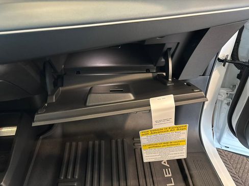 New 2026 Nissan Leaf SV+ w/ Floor Mat Package (SV+) FWD image 28