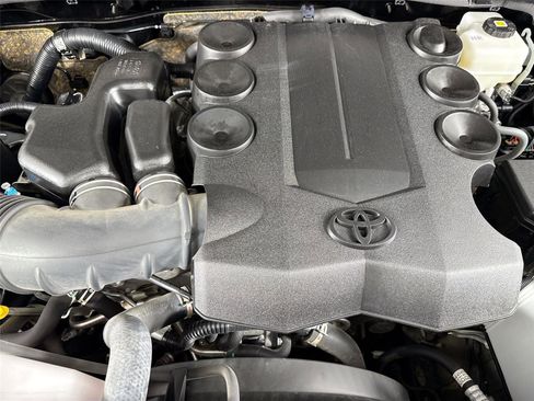 Certified 2024 Toyota 4Runner SR5 AWD/4WD image 42
