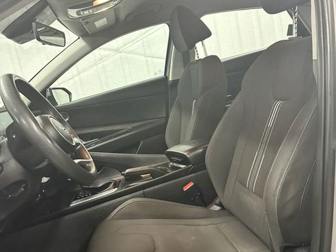 Used 2023 Hyundai Elantra SEL image 18
