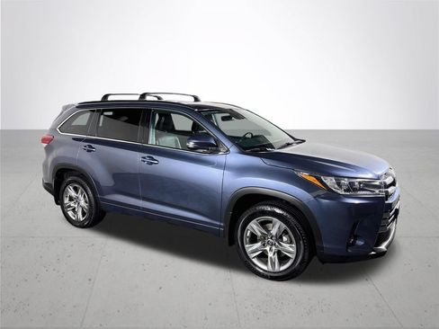 Used 2019 Toyota Highlander Limited AWD/4WD image 4