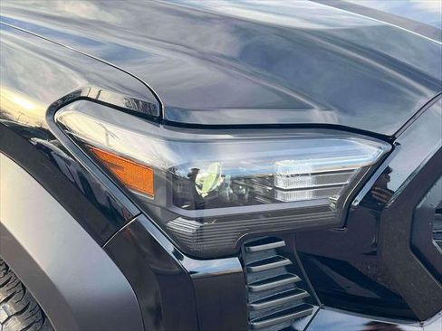 Certified 2025 Toyota Tacoma TRD Off-Road image 10