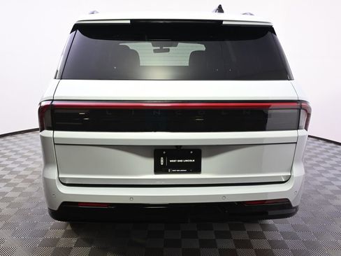 New 2025 Lincoln Navigator Reserve w/ Jet Appearance Package image 5