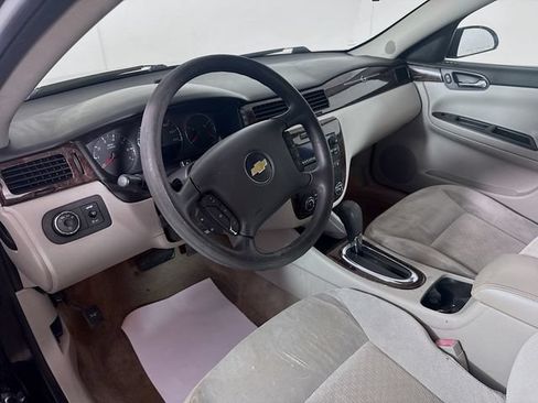 Used 2015 Chevrolet Impala LT w/ LT Sunroof Package FWD image 13