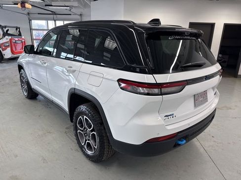 Used 2024 Jeep Grand Cherokee Trailhawk w/ Luxury Tech Group III image 9