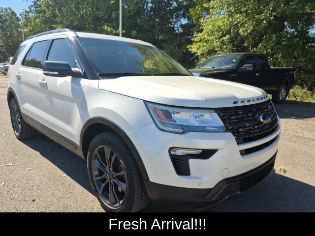 Used 2018 Ford Explorer XLT w/ Equipment Group 202A AWD/4WD image 7