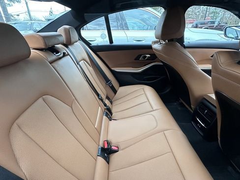 Used 2025 BMW 330i Sedan w/ Convenience Package image 7