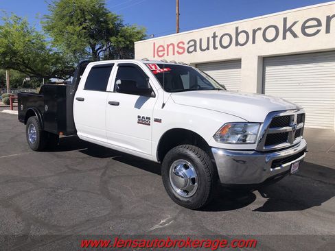 Used 2017 RAM 3500 Tradesman w/ Chrome Appearance Group image 3