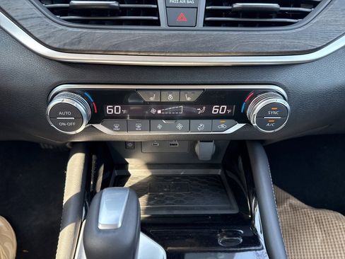 New 2025 Nissan Altima 2.5 SL image 16