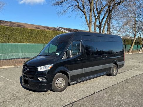 Used 2021 Mercedes-Benz Sprinter 3500 image 1