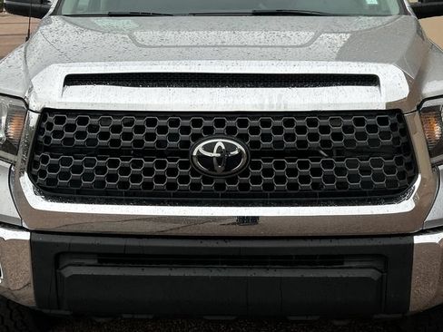 Used 2018 Toyota Tundra SR5 AWD/4WD image 16