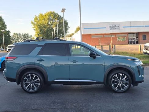 Certified 2026 Nissan Pathfinder Platinum w/ Accent Package AWD/4WD image 2