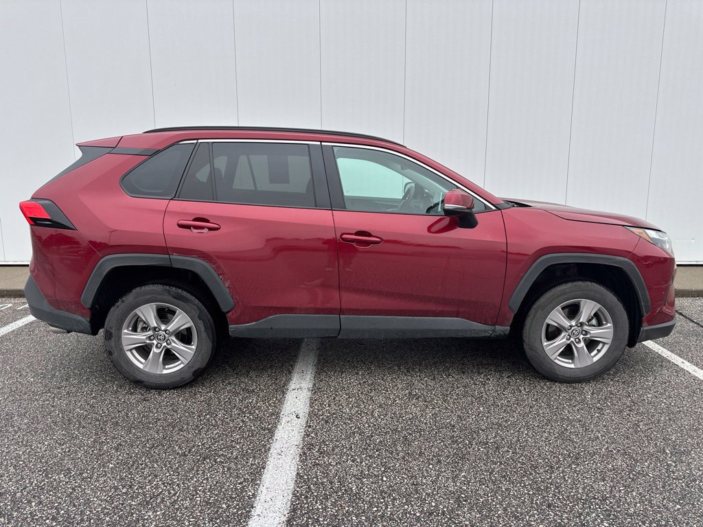 Used 2025 Toyota RAV4 XLE AWD/4WD image 9