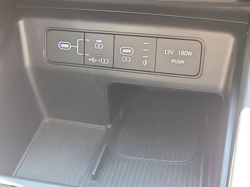 Used 2025 Hyundai Santa Cruz Limited AWD/4WD image 24