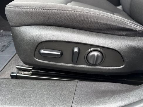 Used 2023 Chevrolet Malibu LT FWD image 19