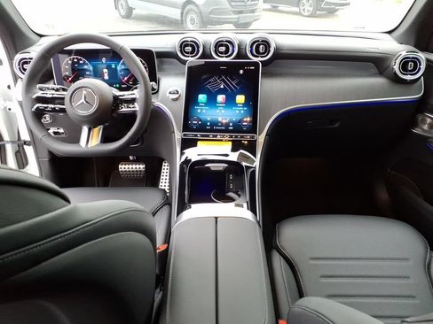 Used 2026 Mercedes-Benz GLC 300 4MATIC image 28