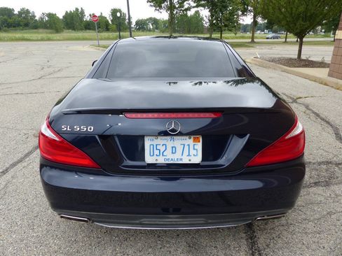 Used 2014 Mercedes-Benz SL 550 image 16