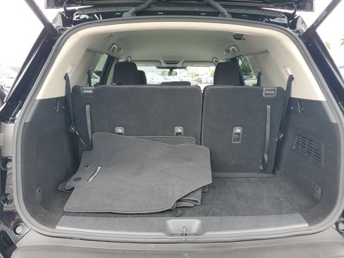 Certified 2025 Nissan Pathfinder SV w/ Black Appearance Package FWD image 15