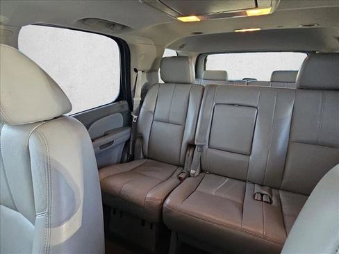 Used 2011 GMC Yukon SLT w/ SLT-2 Equipment Package AWD/4WD image 6