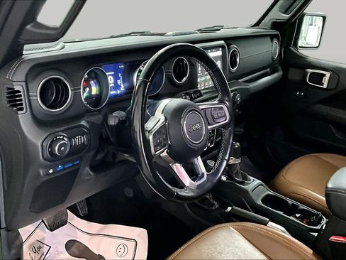 Used 2022 Jeep Wrangler Unlimited Sahara w/ Cold Weather Group AWD/4WD image 17