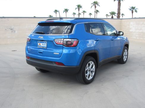 Used 2025 Jeep Compass Latitude image 5
