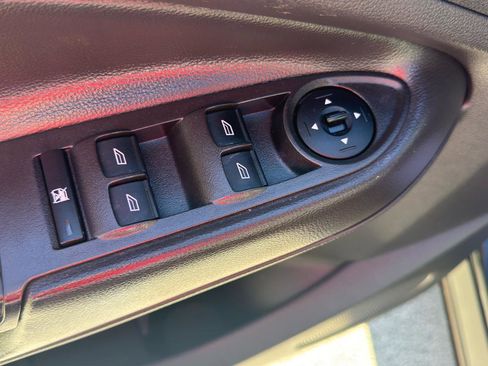 Used 2017 Ford Escape SE w/ SE Sport Appearance Package AWD/4WD image 10