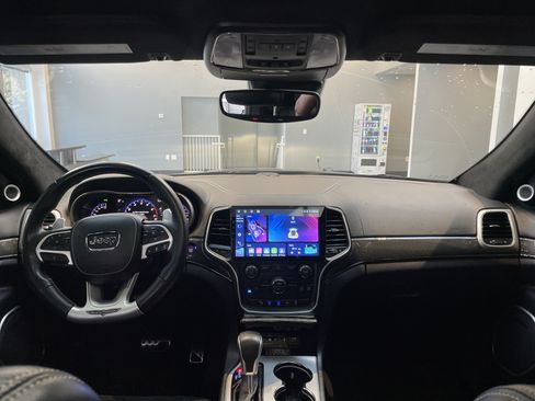 Used 2018 Jeep Grand Cherokee Trackhawk AWD/4WD image 29