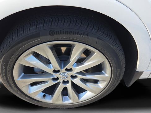 Used 2023 Buick Envision Avenir image 35