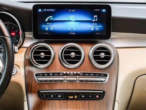 Used 2021 Mercedes-Benz GLC 300 image 13