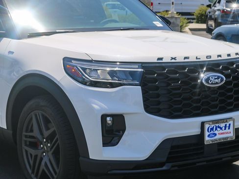 New 2026 Ford Explorer ST-Line w/ ST-Line Street Pack RWD image 4