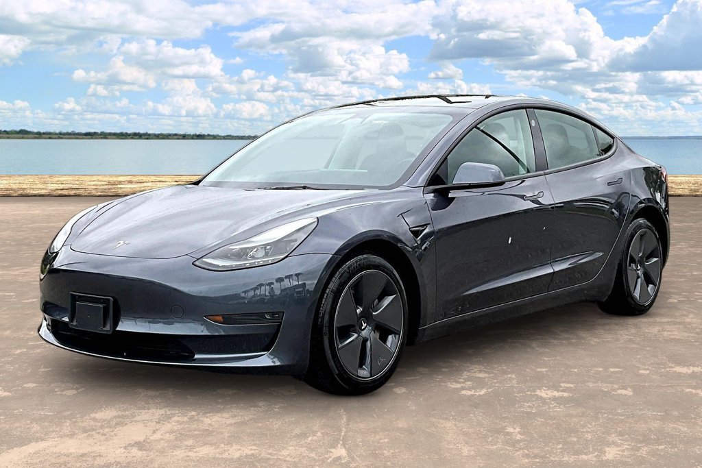 Used 2023 Tesla Model 3 Standard Range RWD image 1
